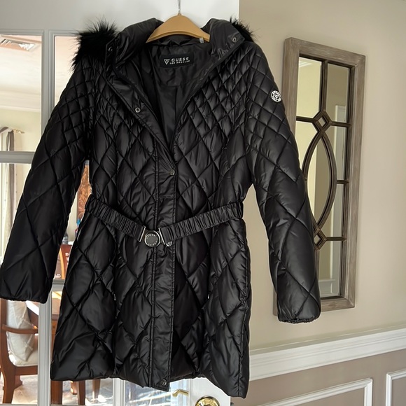 Guess diamond quilted black jacket w belt and hood. - Picture 3 of 9
